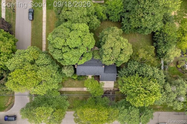 27250 Santa Barbara Drive, Lathrup Village, MI 48076