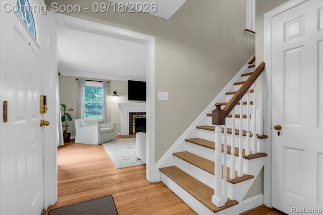 27250 Santa Barbara Drive, Lathrup Village, MI 48076