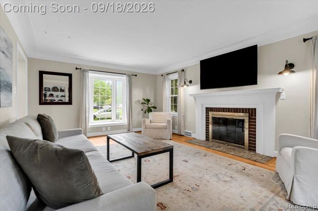 27250 Santa Barbara Drive, Lathrup Village, MI 48076