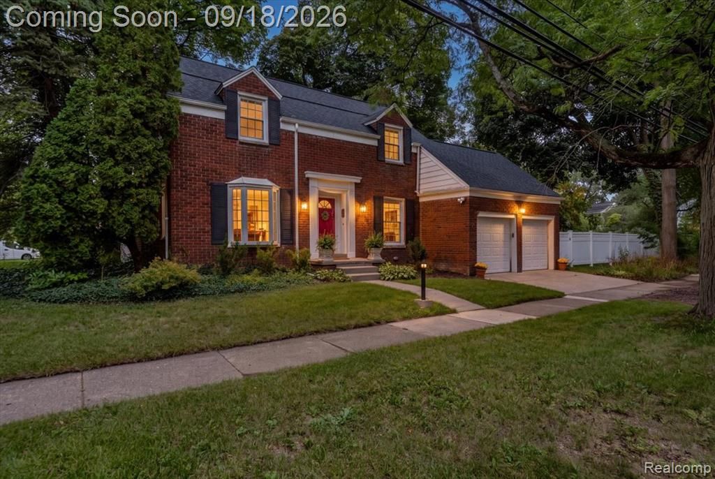 27250 Santa Barbara Drive, Lathrup Village, MI 48076