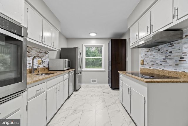1110 CHISWELL LN, Silver Spring, MD 20901