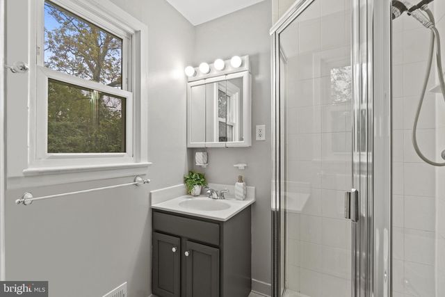 1110 CHISWELL LN, Silver Spring, MD 20901