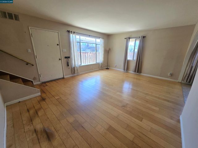 1525 Day Ave E, San Mateo, CA 94403