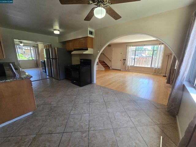 1525 Day Ave E, San Mateo, CA 94403