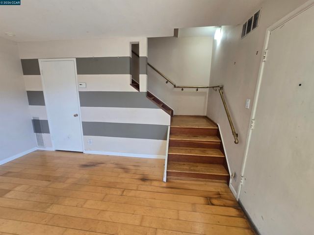 1525 Day Ave E, San Mateo, CA 94403