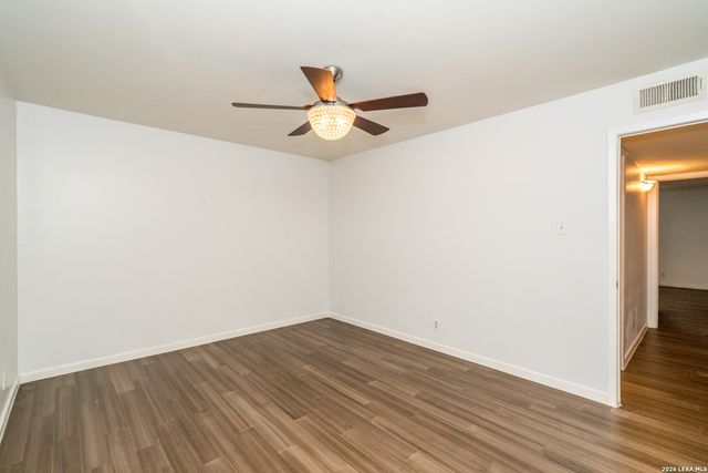 8702 Village Dr Apt 106, San Antonio, TX 78217