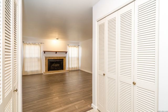 8702 Village Dr Apt 106, San Antonio, TX 78217