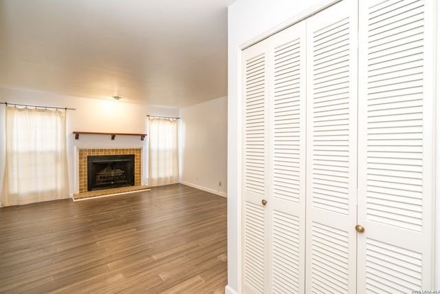 8702 Village Dr Apt 106, San Antonio, TX 78217