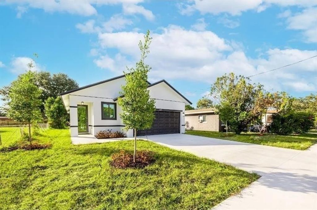 1605 N 23rd Street, Fort Pierce, FL 34950