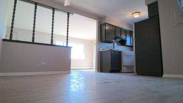 8800 W 76th Place 1W, Justice, IL 60458