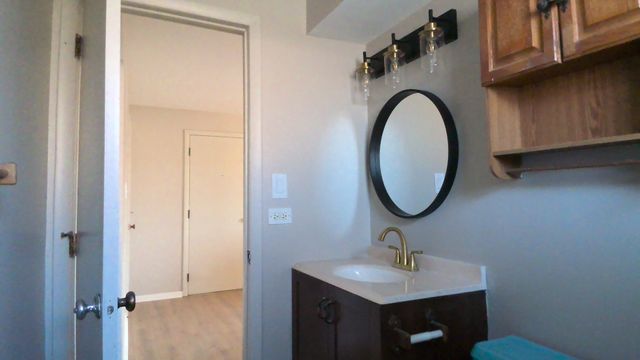 8800 W 76th Place 1W, Justice, IL 60458