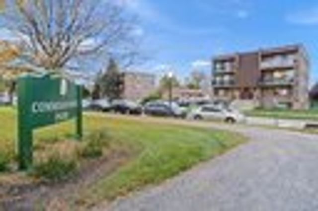 8800 W 76th Place 1W, Justice, IL 60458