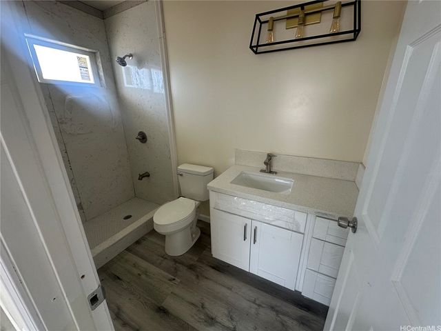 720 Kunawai Lane 8, Honolulu, HI 96817