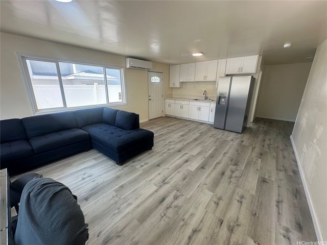 720 Kunawai Lane 8, Honolulu, HI 96817