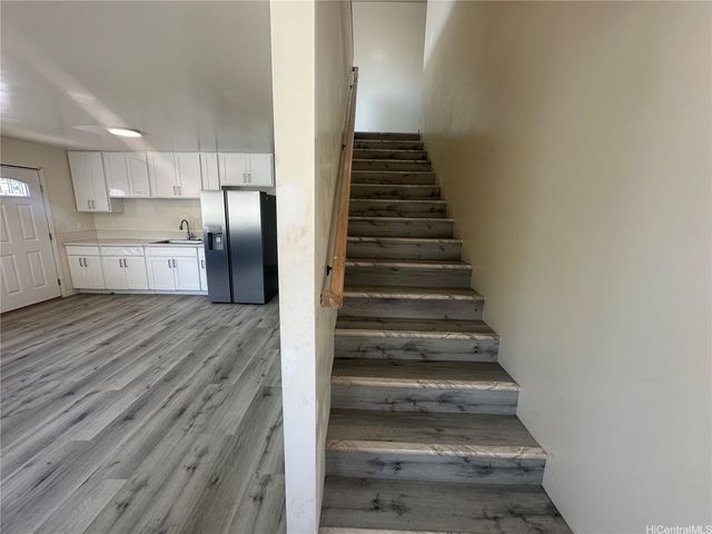 720 Kunawai Lane 8, Honolulu, HI 96817