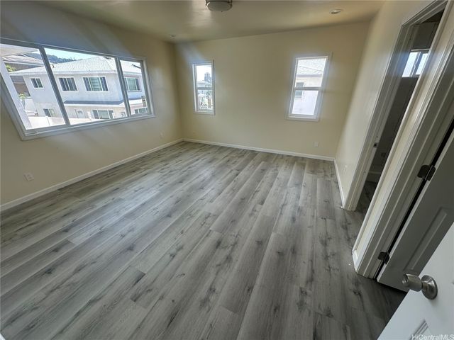 720 Kunawai Lane 8, Honolulu, HI 96817
