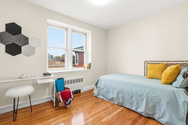 125 Farragut 35, Boston, MA 02127