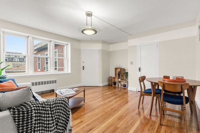125 Farragut 35, Boston, MA 02127