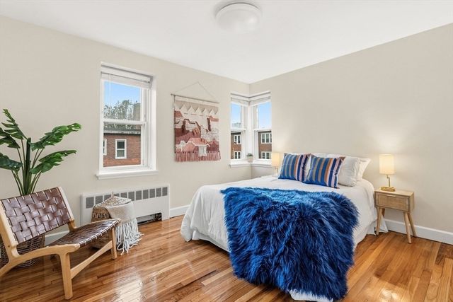 125 Farragut 35, Boston, MA 02127