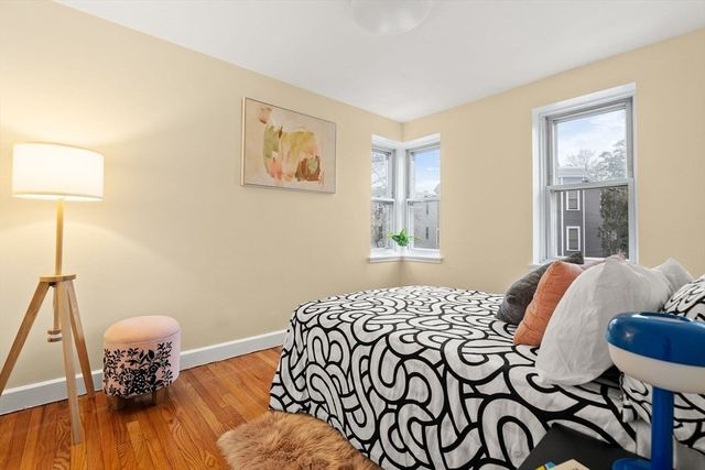 125 Farragut 35, Boston, MA 02127