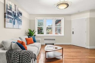 125 Farragut 35, Boston, MA 02127
