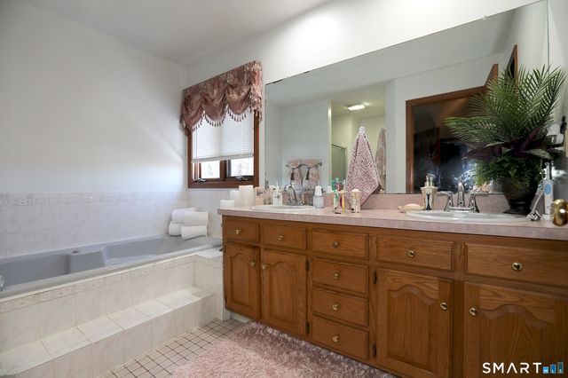 36 Frechette Circle, Manchester, CT 06040