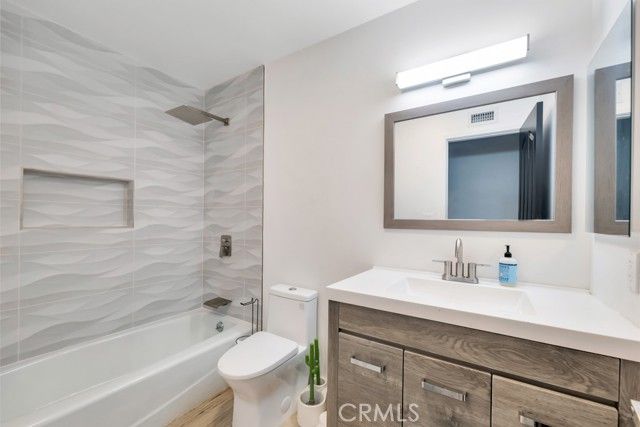 10122 Jovita Avenue, Chatsworth (los Angeles), CA 91311