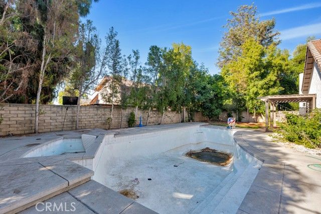 10122 Jovita Avenue, Chatsworth (los Angeles), CA 91311