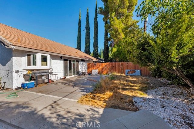 10122 Jovita Avenue, Chatsworth (los Angeles), CA 91311