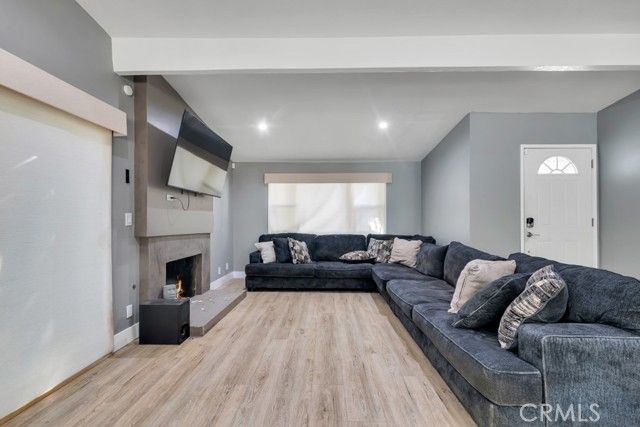 10122 Jovita Avenue, Chatsworth (los Angeles), CA 91311