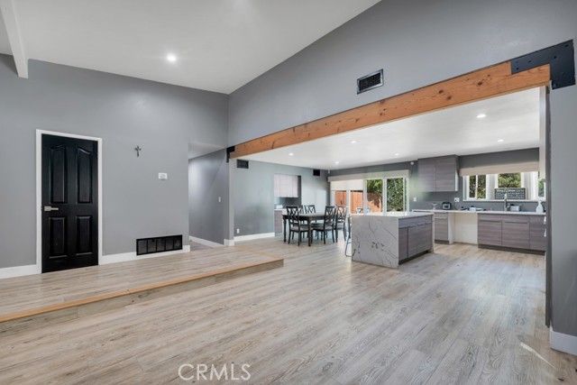 10122 Jovita Avenue, Chatsworth (los Angeles), CA 91311