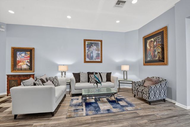 1848 Via Castello, Wellington, FL 33411