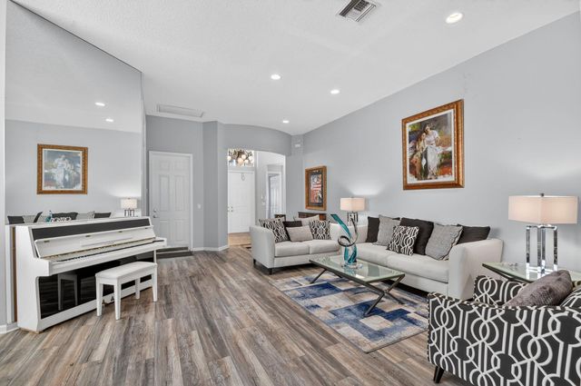 1848 Via Castello, Wellington, FL 33411