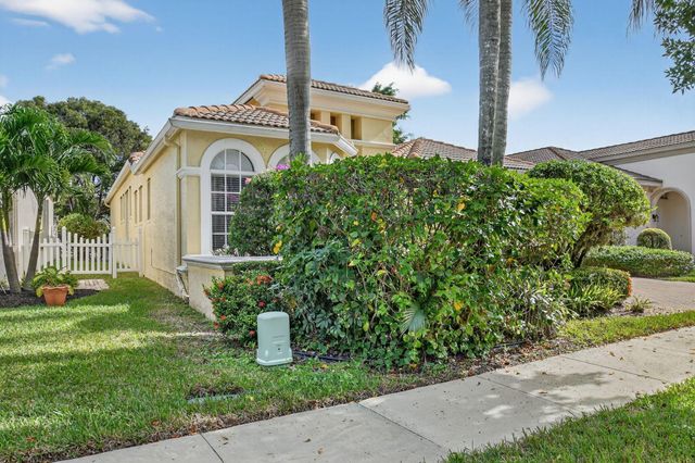 1848 Via Castello, Wellington, FL 33411