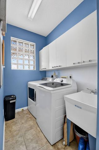 1848 Via Castello, Wellington, FL 33411