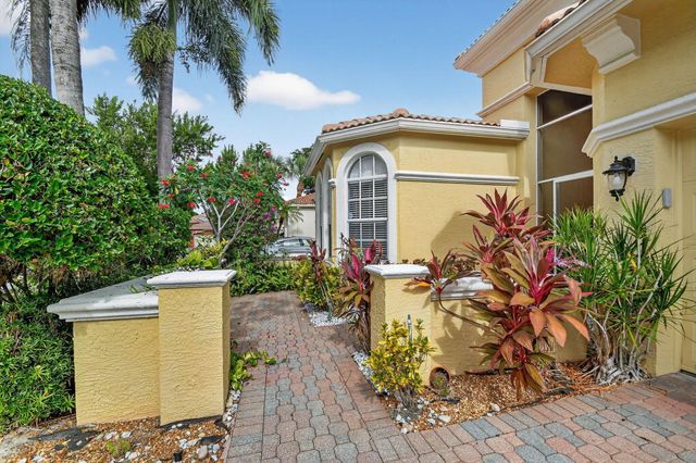 1848 Via Castello, Wellington, FL 33411