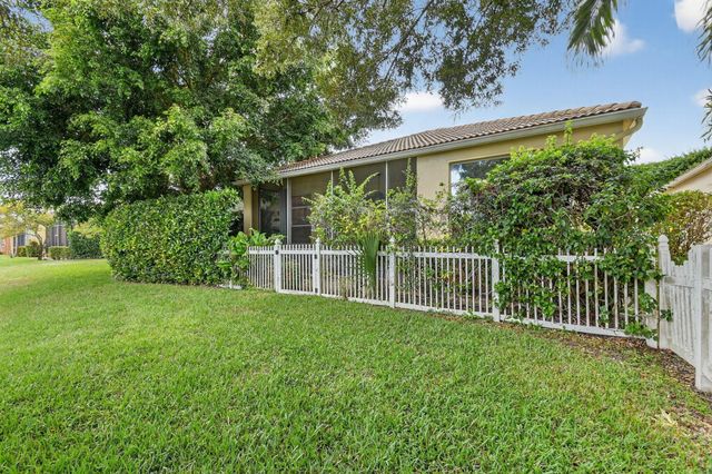 1848 Via Castello, Wellington, FL 33411