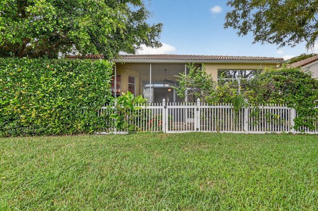 1848 Via Castello, Wellington, FL 33411