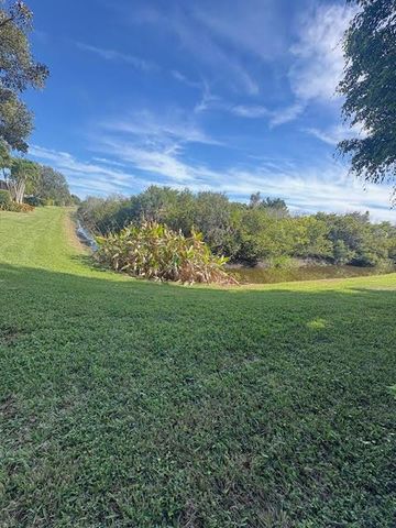 1848 Via Castello, Wellington, FL 33411