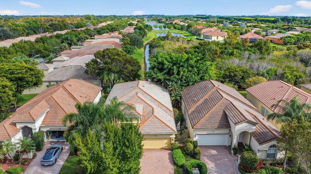 1848 Via Castello, Wellington, FL 33411
