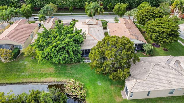 1848 Via Castello, Wellington, FL 33411