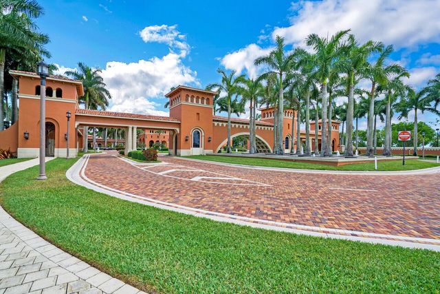 1848 Via Castello, Wellington, FL 33411