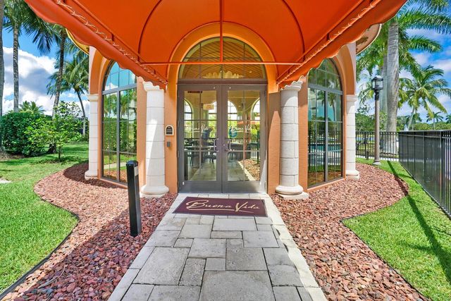 1848 Via Castello, Wellington, FL 33411