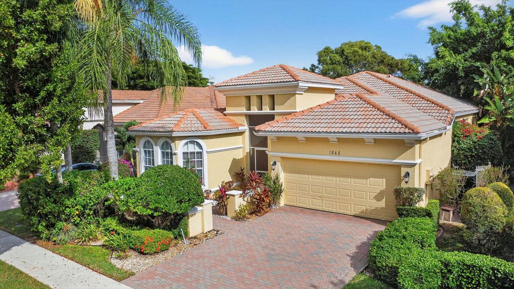 1848 Via Castello, Wellington, FL 33411