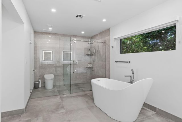 41 S COMPASS Drive, Fort Lauderdale, FL 33308