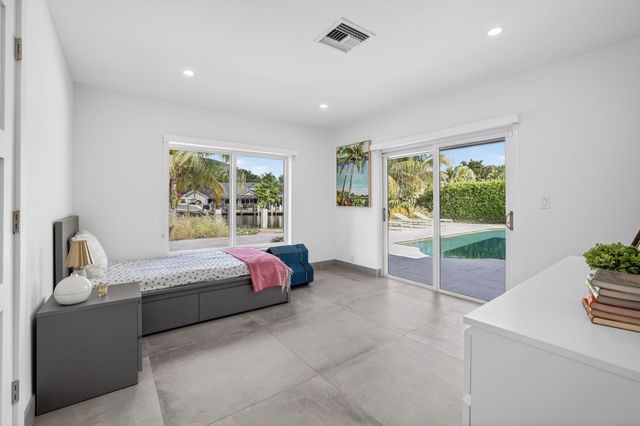 41 S COMPASS Drive, Fort Lauderdale, FL 33308