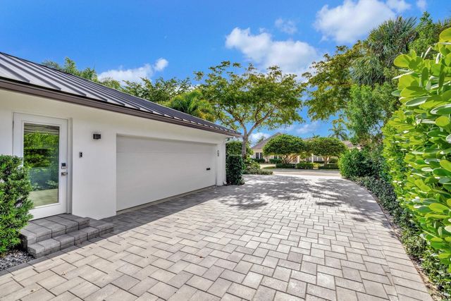 41 S COMPASS Drive, Fort Lauderdale, FL 33308