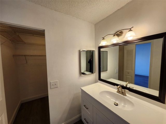 9421 NW 15th Street, Pembroke Pines, FL 33024