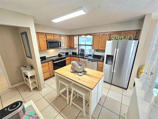 10 FANWOOD COURT, Palm Coast, FL 32137