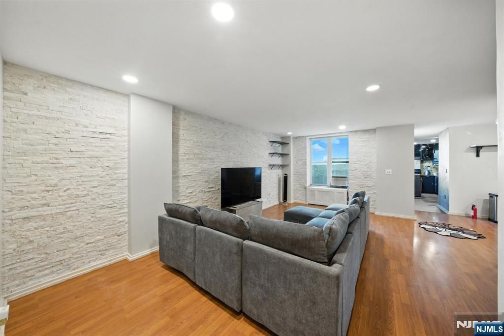 50 Glenwood Avenue 702, Jersey City, NJ 07306